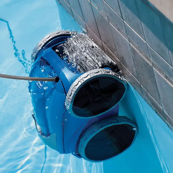 Polaris 9550 Sport 4WD In-Ground Pool Cleaner with Motion Sensing Remote, Large Debris Canister and 70-Foot Swivel Cable